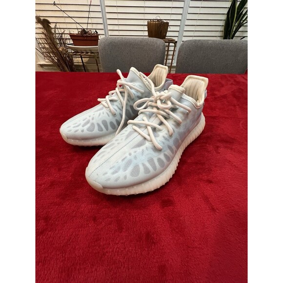 Athletic_Shoes